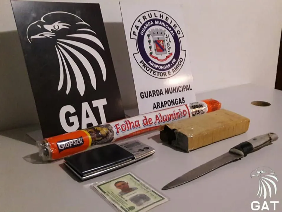 GM apreendeu tablete de 500 gramas de maconha na quarta-feira. Foto: Divulgação/GM