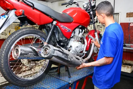 Mercado tem opções, dentro da lei, para quem quer um 'ronco' diferente na motocicleta (Foto: Delair Garcia)