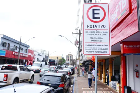 Motorista insatisfeito agrediu funcionário do estacionamento rotativo