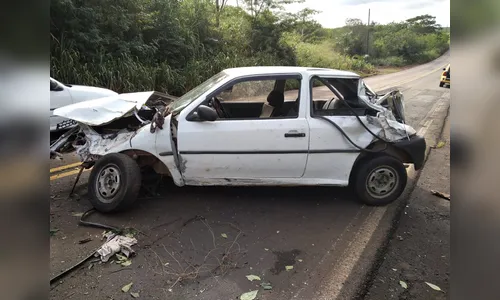 Morador de Mandaguari fica ferido após capotamento entre Fênix e São João do Ivaí