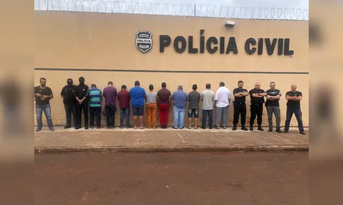 Operação contra jogos de azar prende 10 pessoas e apreende 14 máquinas caça-níqueis em Faxinal