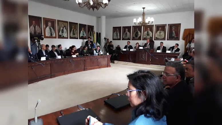 Imagem ilustrativa da notícia Corte de 30% do orçamento das Universidades provoca reunião em Curitiba