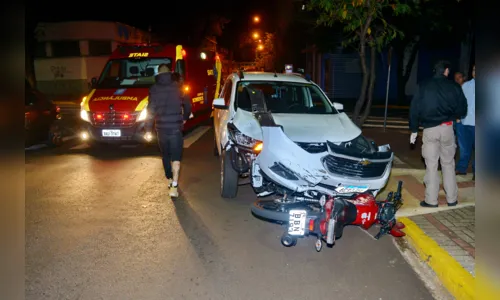 
							Acidente em cruzamento com novo semáforo deixa mulher ferida em Apucarana
						
						