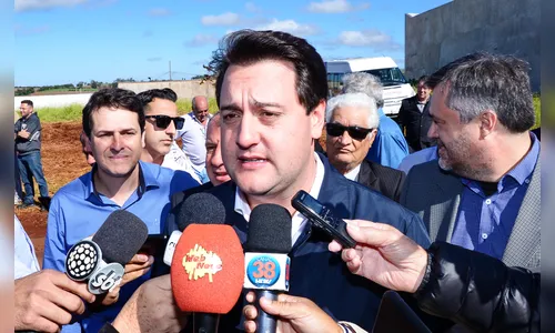 Governador anuncia concessão de 1 mil bolsas para alunos da rede pública estudarem no exterior