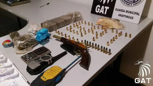 GM de Arapongas apreende drogas, arma e munição no Jardim Planalto