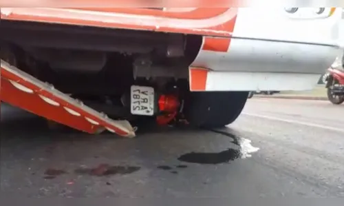 Motociclista morre após bater em rodado de caminhão 