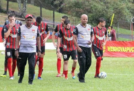 O treinador Norberto Lemos, do Apucarana, tem dúvidas para o jogo de domingo - Foto: Apucarana Sports/Divulgação