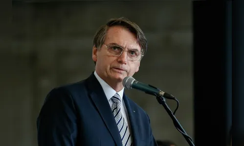 Lei que permite policial afastar agressor da mulher é sancionada por Bolsonaro