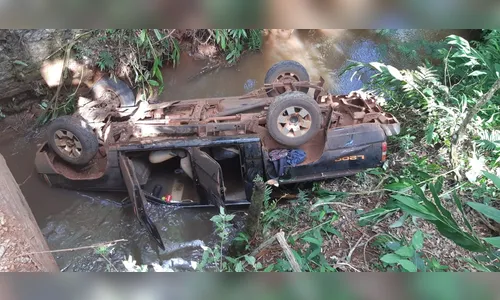 Homem morre após cair de ponte em estrada rural