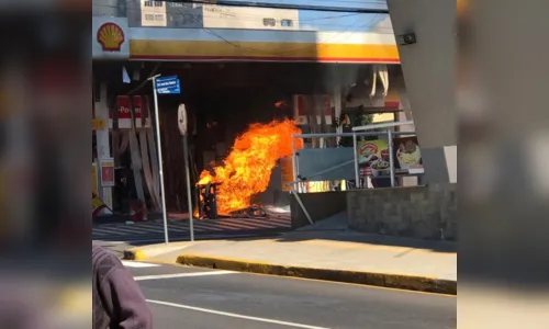 
							Explosão em posto de combustíveis causa pânico no centro
						
						