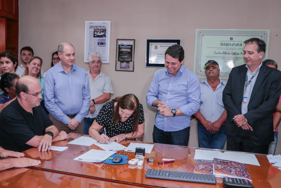 Prefeitura lança licitação para a reforma da Escola Plácido de Castro