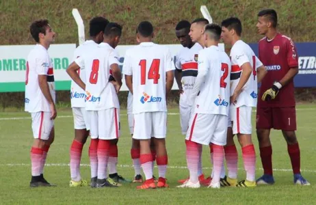 O time sub-19 do Apucarana Sports tenta a primeira vitória nesta sexta-feira - Foto: Apucarana Sports/Divulgação