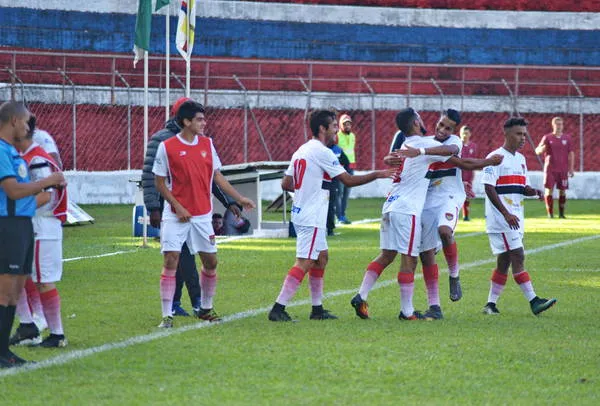 O time sub-19 do Apucarana Sports obteve a primeira vitória no Campeonato Paranaense - Foto: Sérgio Rodrigo