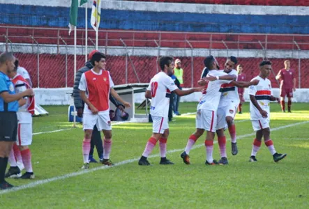 O time sub-19 do Apucarana Sports obteve a primeira vitória no Campeonato Paranaense - Foto: Sérgio Rodrigo