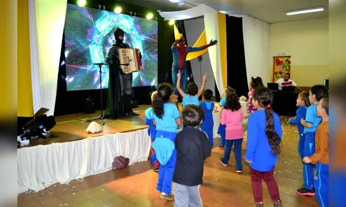 Batman e Homem-Aranha unem forças para combater abuso sexual em São Pedro do Ivaí