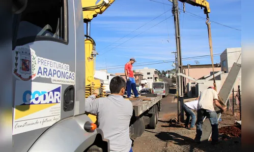 Prefeitura faz reforma e instalações de pontos de ônibus