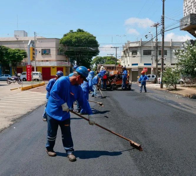 Avenida Drº Munhoz da Rocha recebe melhorias nesta semana; parte da via será bloqueada 