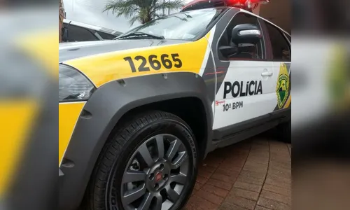 Homem leva tiros na rua, foge e morre dentro de igreja 
