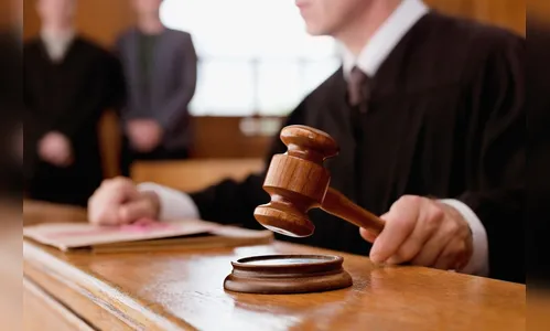 Irmãos de Cascavel brigam na Justiça por blusa de moletom