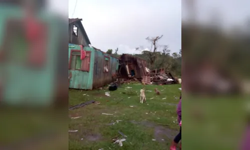 
							Formação de uma espécie de 'tornado' assusta moradores da região de Guarapuava; veja o vídeo
						
						