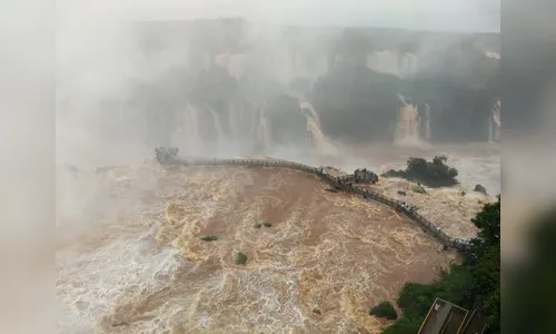 Com fortes chuvas vazão das Cataratas do Iguaçu passa do volume normal
