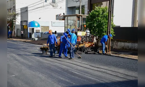Obras de melhorias na Avenida Munhoz da Rocha são retomadas 