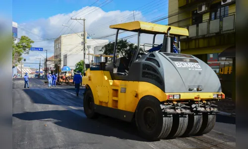 
							Obras de melhorias na Avenida Munhoz da Rocha são retomadas 
						
						