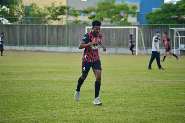 O zagueiro Vidal retorna ao Apucarana Sports neste sábado contra o União - Foto: Sérgio Rodrigo