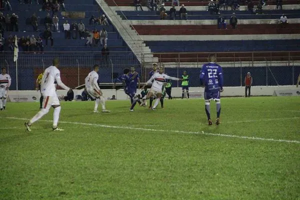 O atacante Roberto fez o gol do Apucarana Sports na vitória sobre o União, de Francisco Beltrão - Foto: Apucarana Sports/Divulgação