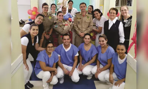 
						
							Hospital Materno Infantil de Apucarana homenageia Corpo de Bombeiros
						
						