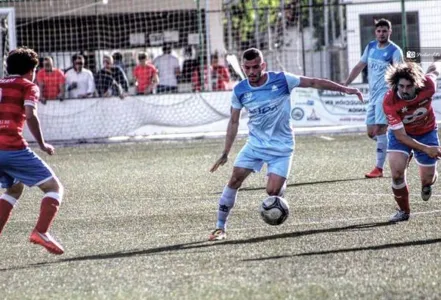 O volante apucaranense Bryan Rodrigues, 21 anos, conquistou título pelo CF Trujillo, da Espanha - Foto: Arquivo pessoal