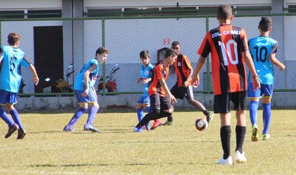 A fase municipal do Bom de Bola termina nesta sexta-feira em Apucarana - Foto: www.oesporte.com.br