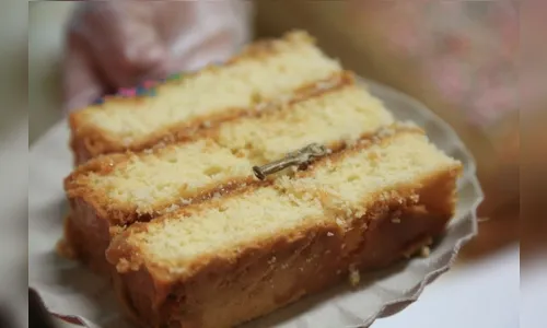 Tradição, bolo de Santo Antônio atrai devotos em Arapongas