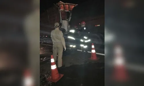 
							Motorista de caminhão morre após se envolver em acidente na BR-376
						
						