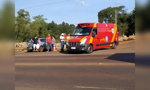 Mulher fica ferida após acidente entre dois veículos na BR-376