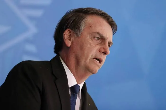 Bolsonaro pede que população cobre senadores sobre decreto de armas