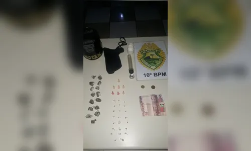 Jovem tenta fugir de abordagem da PM mas é preso suspeito de tráfico de drogas 