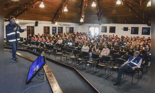 Socorristas de Arapongas participam de treinamento em Curitiba