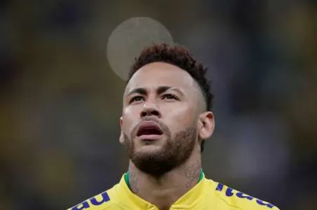 Neymar tem 36 imóveis bloqueados pela Justiça por sonegação