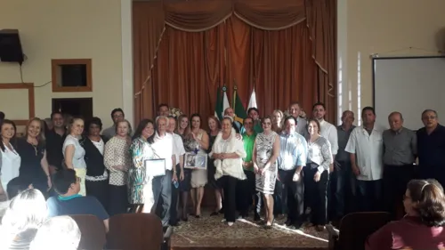 Ao completar 70 anos, Colégio Estadual Nilo Cairo recebe Moção de Aplausos da Câmara Municipal