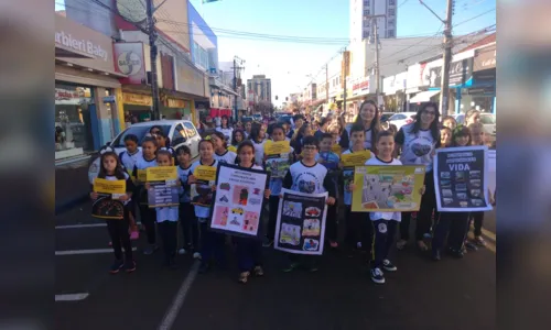 
							Alunos de Arapongas realizam atividades voltadas para a segurança no trânsito
						
						