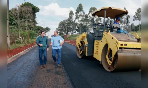 Prefeito de Apucarana vistoria pavimentação no Recanto Mundo Novo