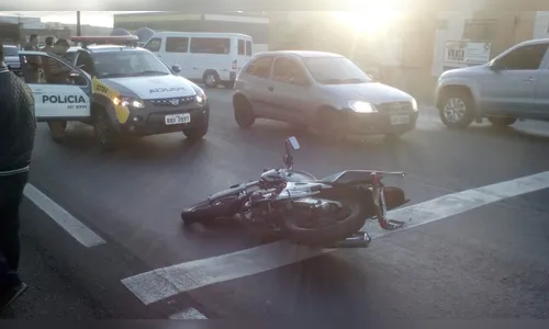 Motociclista sofre ferimentos após se envolver em acidente nesta manhã 