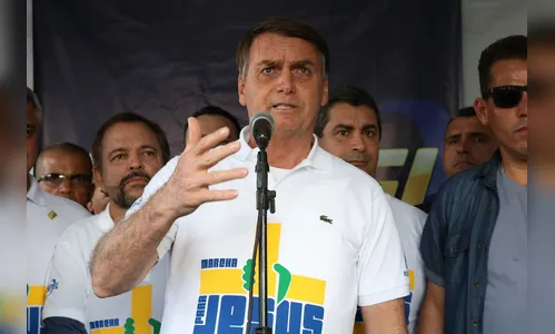 Bolsonaro afirma abrir mão de reeleição caso reforma política aconteça