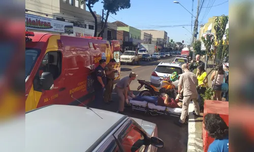 Motociclista sofre ferimentos após se envolver em acidente no centro de Apucarana 