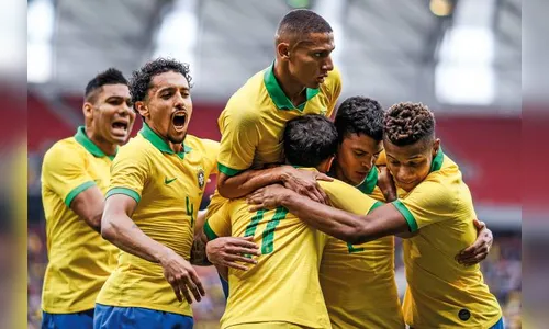 Brasil joga bem, anima a torcida e goleia o Peru