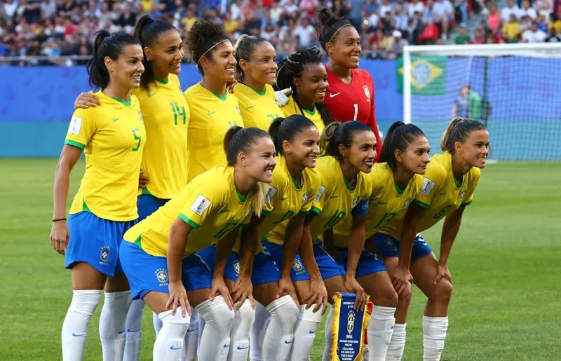 Brasil joga contra a França na Copa do Mundo feminina neste domingo