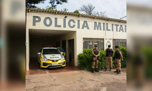 Bonés e um carro são furtados de empresa, em Apucarana