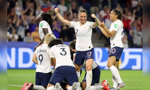 Brasil perde para França e dá adeus à Copa do Mundo