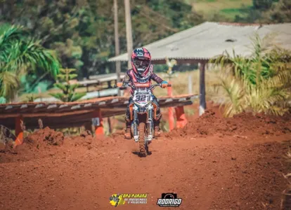 A apucaranense Isabela Garcia ficou em primeiro lugar na mini-motos - Foto: Rodrigo Junior